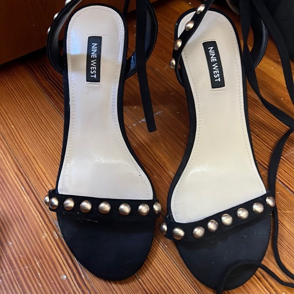 Sandals - Picture 1 of 4